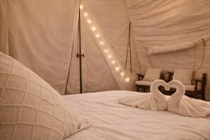 1 bedroom, iron/ironing board, internet, bed sheets