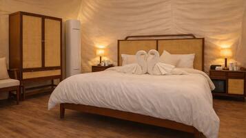 1 bedroom, iron/ironing board, Internet, bed sheets