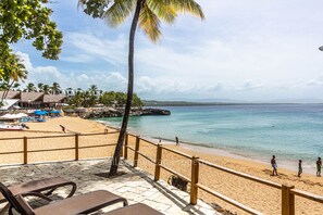 Beach - Ocean Front apartment, Direct access to the sandy Beach! (Sosúa)
