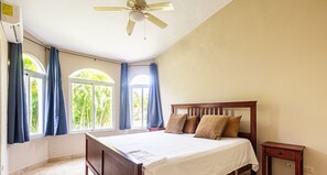 2 bedrooms, iron/ironing board, Internet, bed sheets - Accessible Ocean Village 2 br family house (Sosúa)
