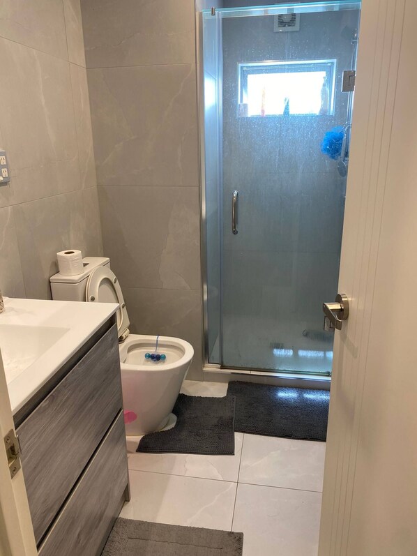 Shower, towels