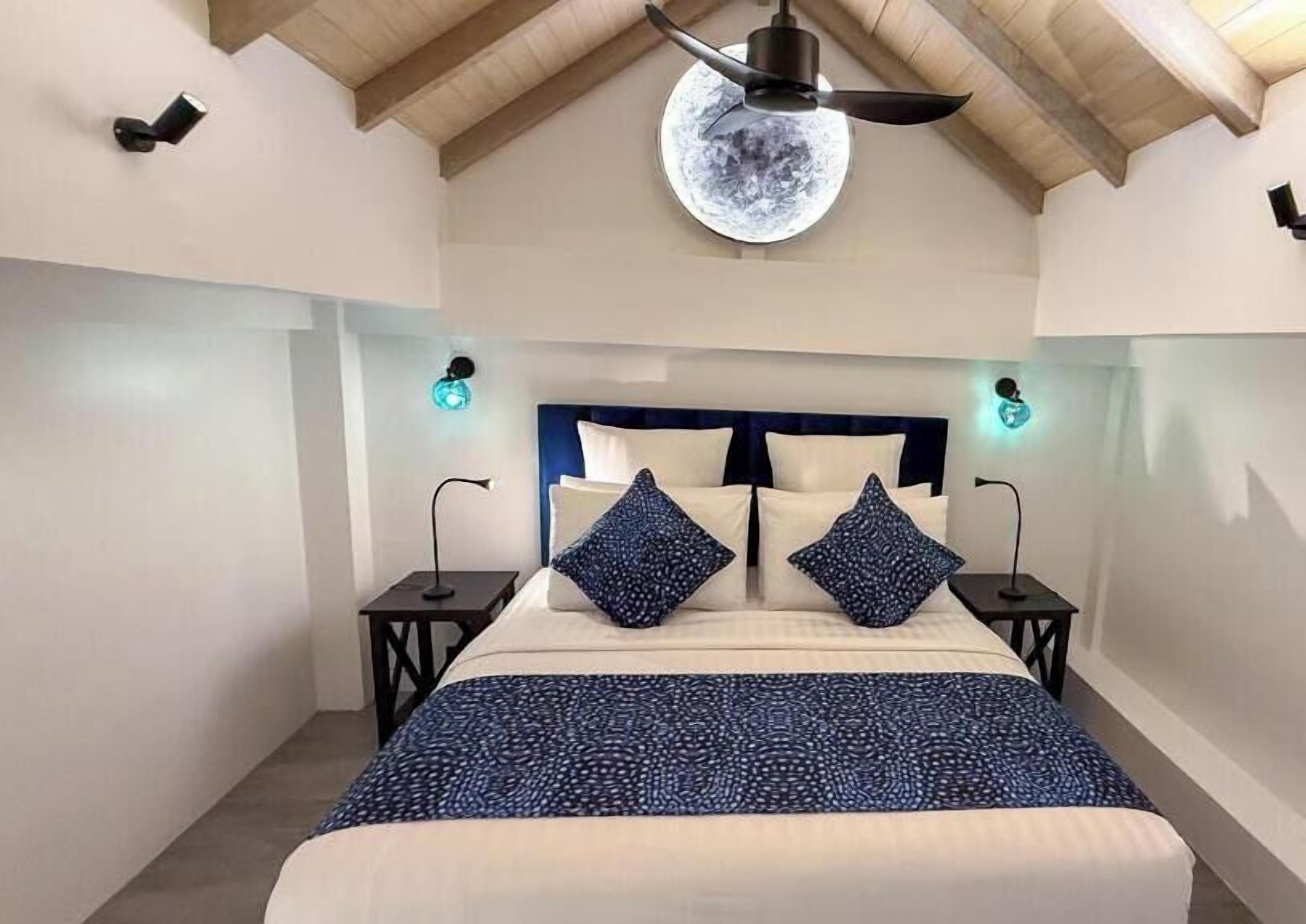 Suite, Patio | In-room safe