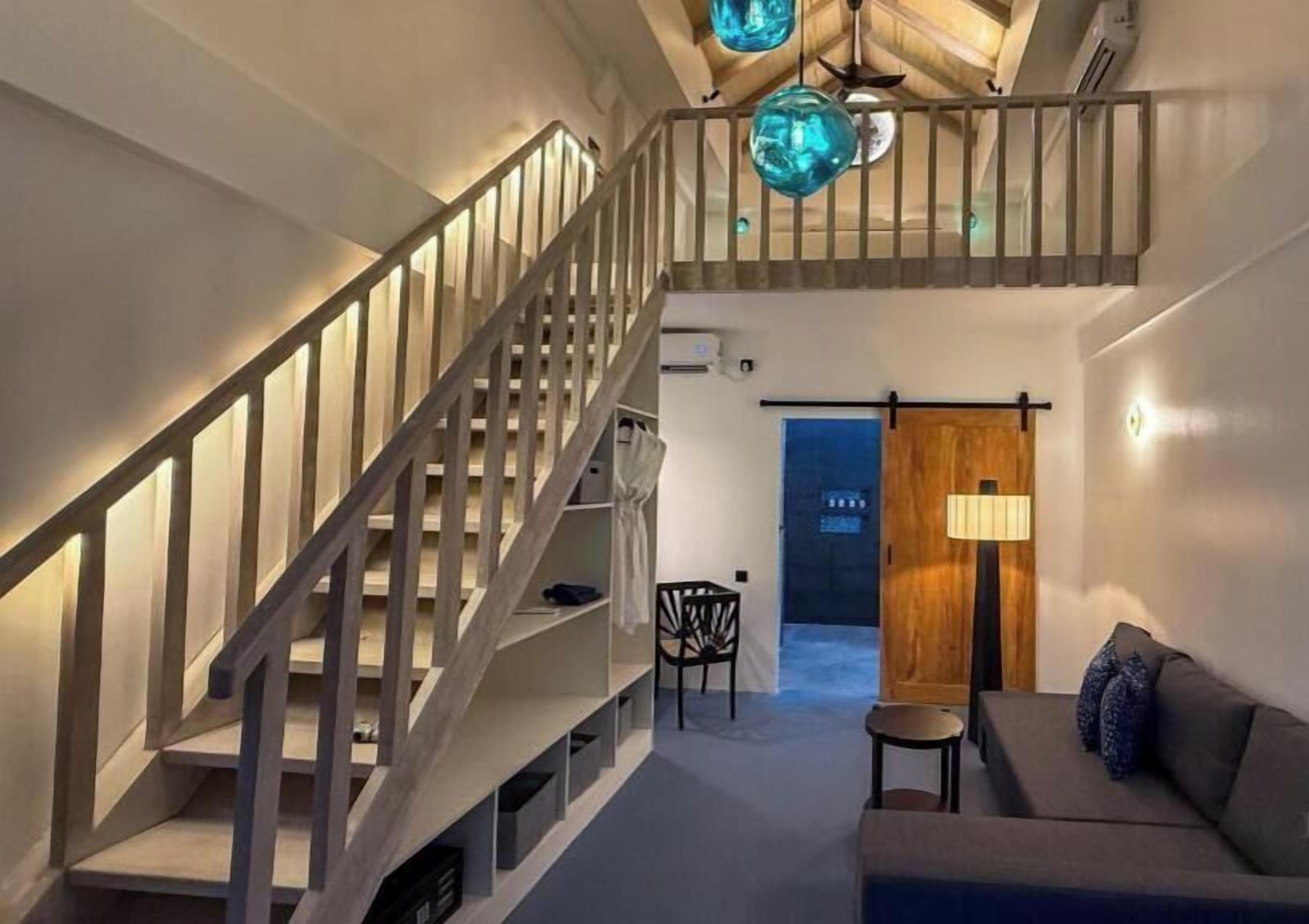 Suite, Patio | Living area