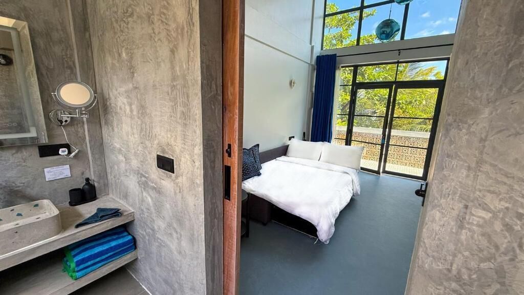 Suite, terrasse | Safe på rommet