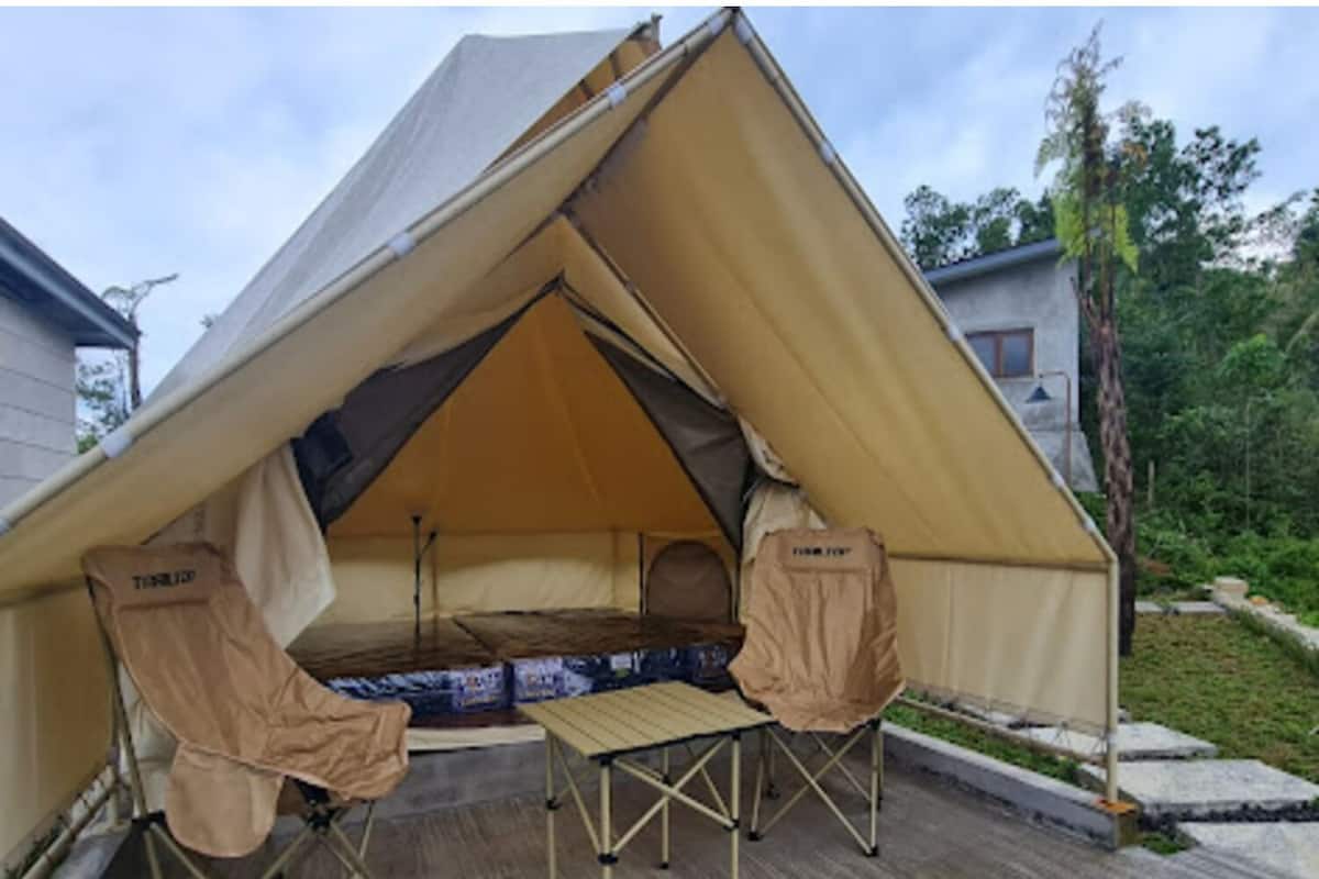 Tent, Mountain View | Property grounds