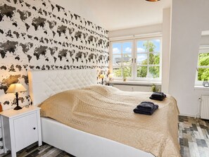2 bedrooms, desk, iron/ironing board, WiFi - fewo1846 - Piratenkoje - fewo1846 - Piratenkoje / centrally located apartment in an old building (Flensburg)