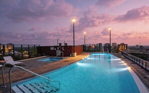 Pool - Luxury Getaway at Dundas Garden District, Toronto (Toronto)