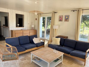 Living area - Family home 3km from the sea (Brem-sur-Mer)