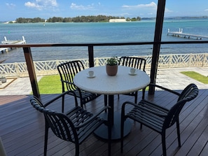 Outdoor dining - Marks Point Water Front Retreat on Lake Macquarie w/kayaks, fisherman’s dream (Marks Point)