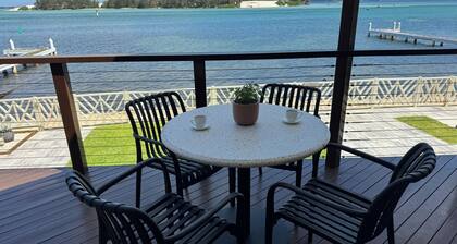 Marks Point Water Front Retreat on Lake Macquarie w/kayaks, fisherman’s dream
