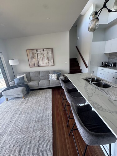 Marks Point Water Front Retreat on Lake Macquarie w/kayaks, fisherman’s dream