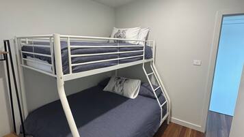 2 bedrooms, iron/ironing board, WiFi, bed sheets