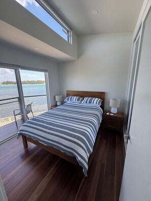 2 quartos, ferros/tábuas de passar roupa, Wi-Fi, roupa de cama