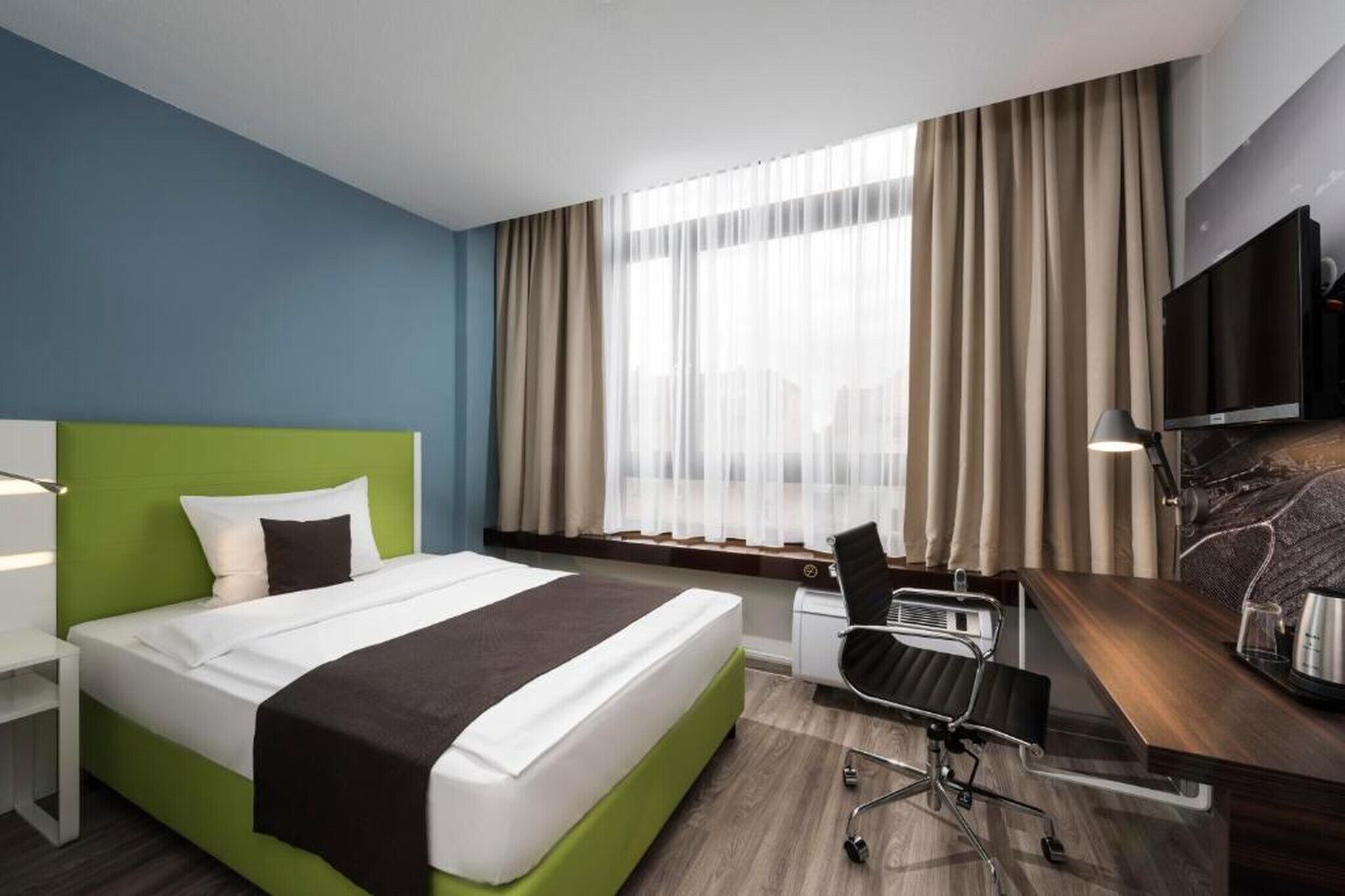 Desk, iron/ironing board, free WiFi, bed sheets