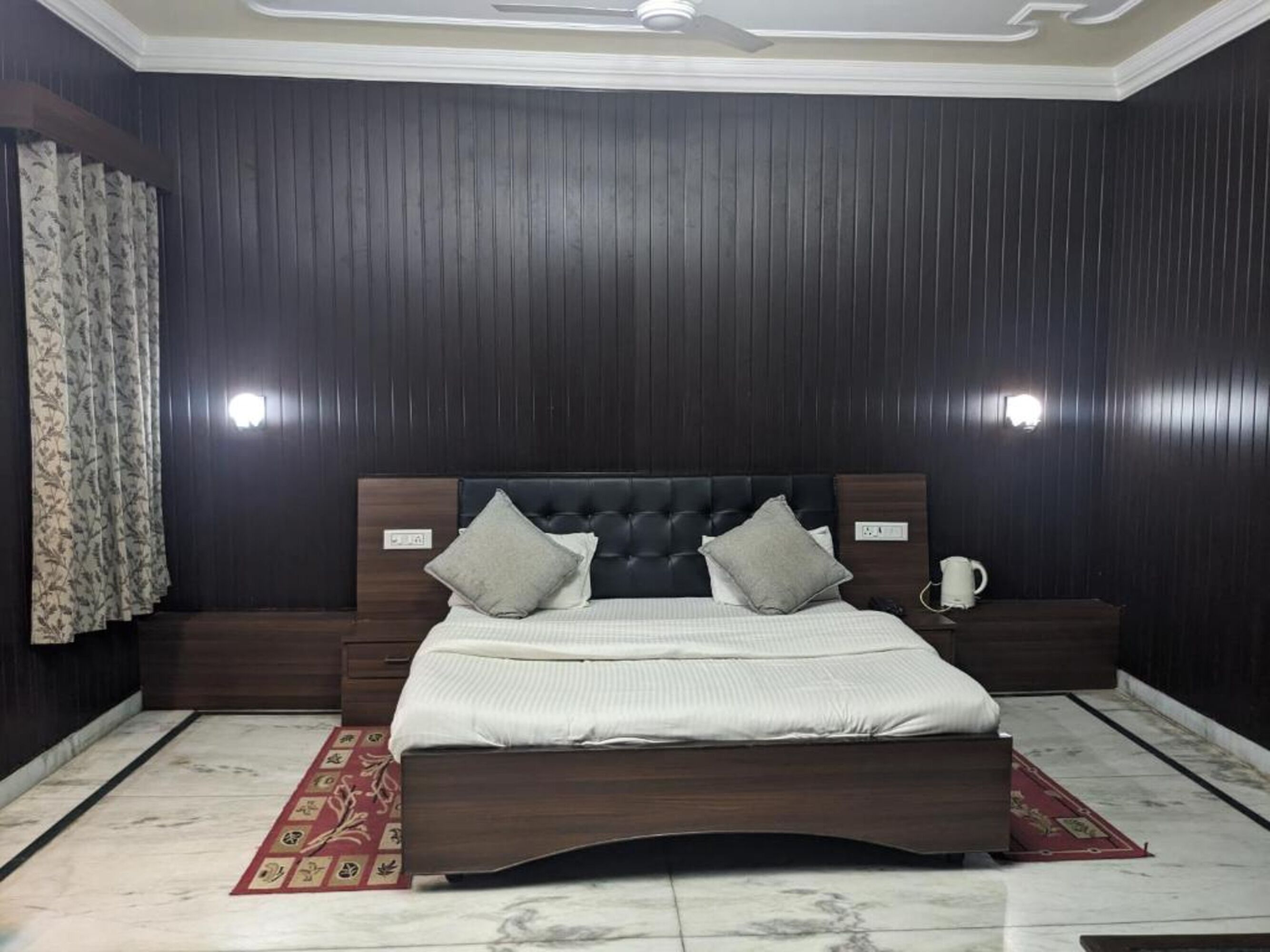 Deluxe Double Room, City View | Desk, free WiFi