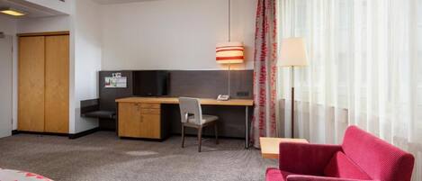 1 chambre, bureau, fer et planche à repasser, Wi-Fi gratuit