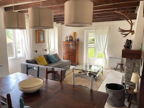 Living area - Family home in the heart of the Sidobre (Le Bez)