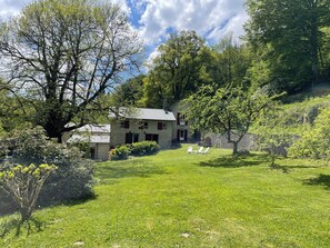 Exterior - Family home in the heart of the Sidobre (Le Bez)