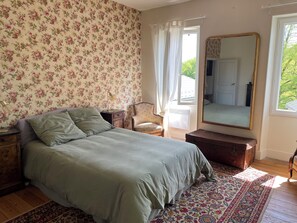 4 bedrooms, iron/ironing board - Family home in the heart of the Sidobre (Le Bez)