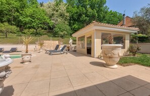 Terrace/patio - Charmant Studio avec piscine (Saint-Antoine-de-Breui)