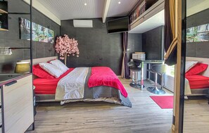 Free WiFi - Charmant Studio avec piscine (Saint-Antoine-de-Breui)