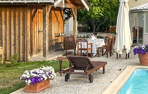 Outdoor dining - Stunning home in Gujan-Mestras (Gujan-Mestras)