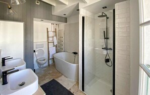 Shower, hair dryer - Charmante maison proche plage (La Couarde-sur-Mer)