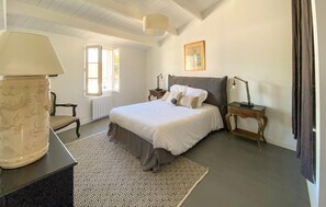Iron/ironing board, travel cot, free WiFi - Charmante maison proche plage (La Couarde-sur-Mer)