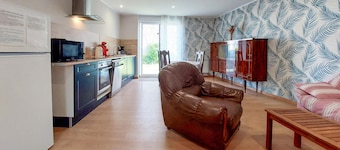Awesome home in Sauzé-entre-Bois with WiFi