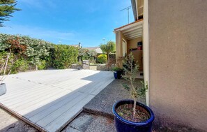 Property grounds - 3 bedroom beautiful home in La Tremblade (La Tremblade)