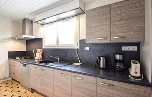 Fridge, microwave, stovetop, dishwasher - MAISON PROCHE DE LA MER 1 (Bricqueville sur mer)