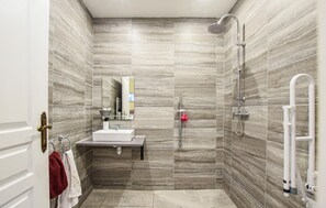 Shower, hair dryer - Agréable jardin et terrasse (SOURDEVAL)