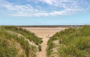 Beach - Cozy home in Barneville Carteret with WiFi (Barneville Carteret)