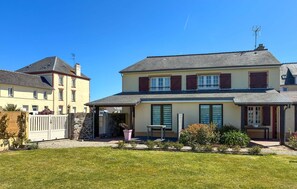 Exterior - Cozy home in Barneville Carteret with WiFi (Barneville Carteret)
