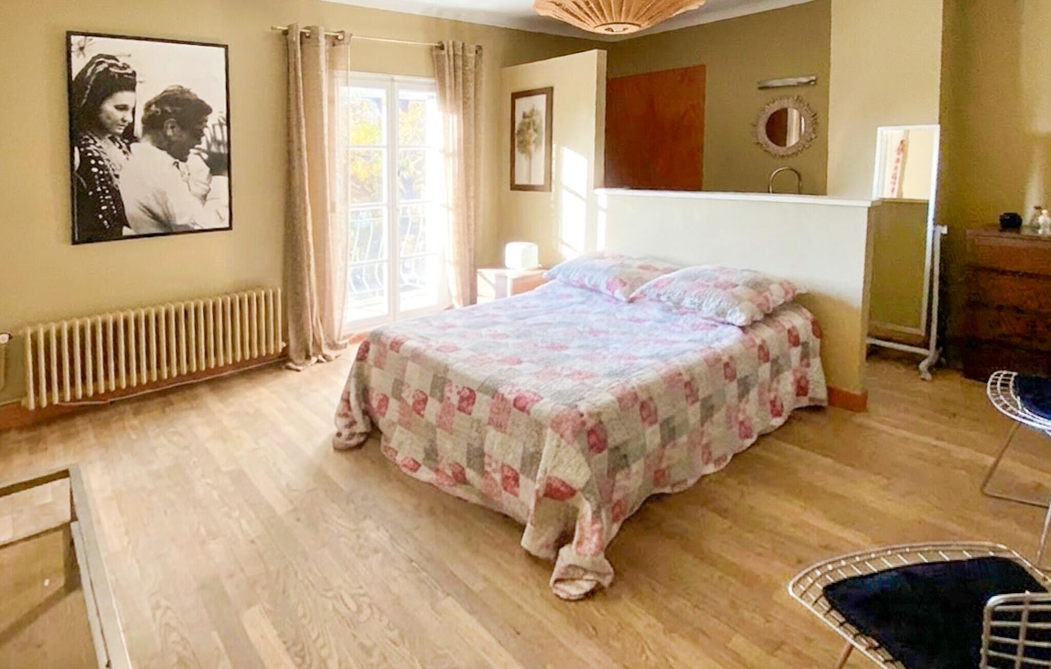 5 bedrooms, travel cot, free WiFi