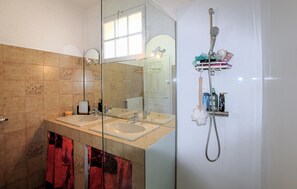 Shower, hair dryer - Gorgeous home in St Marcel d' Ardèche (St Marcel d' Ardèche)