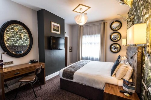 Nottingham City Centre Compact Room