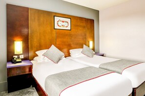 Unclassified image, 2 of 34, button - Sheffield Metropolitan by Belvilla - Standard Twin Room (Sheffield)