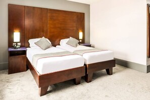 Unclassified image, 5 of 34, button - Sheffield Metropolitan by Belvilla - Standard Twin Room (Sheffield)