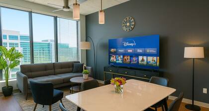 Upscale 2BR Apt | Rooftop Deck + Fitness U14