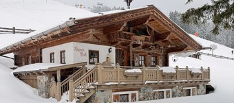 Panorama Alm Chalets - Jägersruh One, Ski-in/out & Wellness