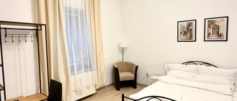 1 bedroom, WiFi, bed sheets