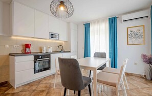 Dining - Cozy apartment in Kotor with WiFi (Kotor)