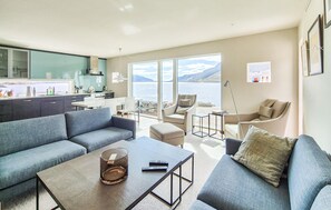Smart TV - Lovely home in Sandeid with WiFi (Sandeid)