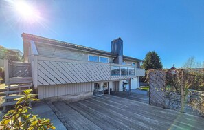 Exterior - Nice home in Ask with WiFi (Ask)