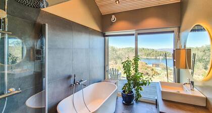 Amazing home in Hjellestad with house sea view