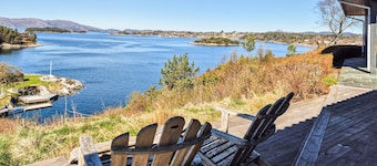 Magnifique maison à Hjellestad avec vue sur la mer