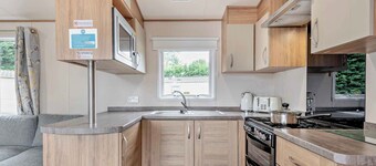Gold Caravan, Accessible. With parking