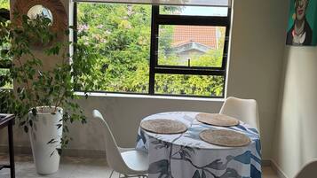 Casa, 2 quartos, acessível, para fumantes | Sala de jantar