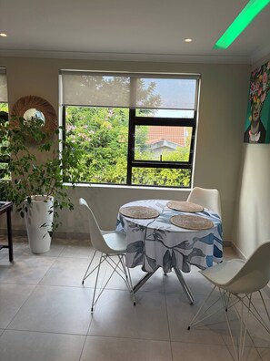 Casa, 2 quartos, acessível, para fumantes | Sala de jantar
